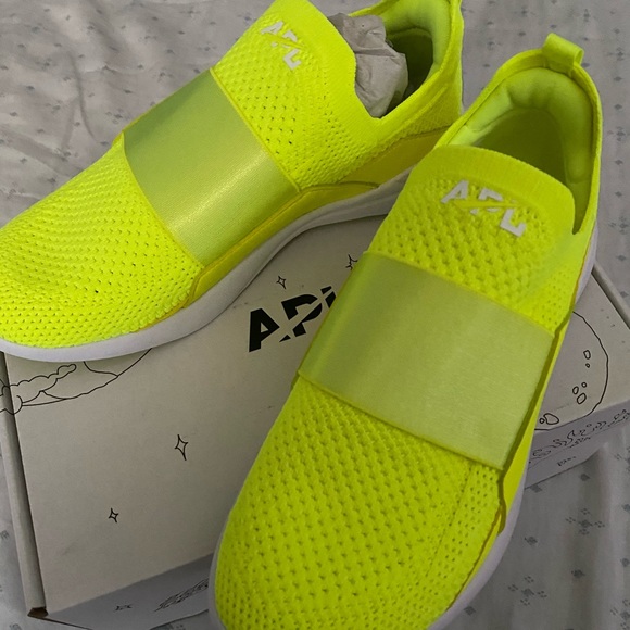 TechLoom Bliss Sneakers - Picture 2 of 6